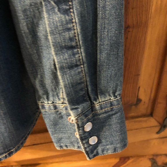 Vintage Levi Strauss & Co Shirt Western Blue Denim Pearl Snap Buttons in EUC - Picture 6 of 7